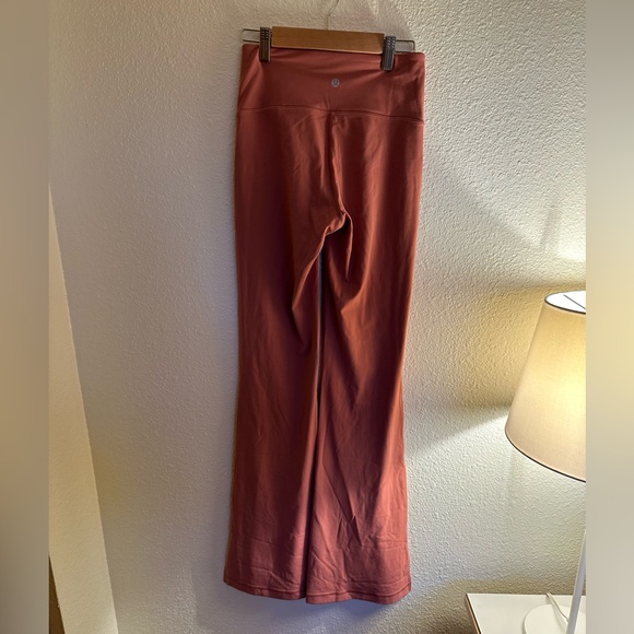 Lululemon flared leggings size 4 - Picture 2 of 5